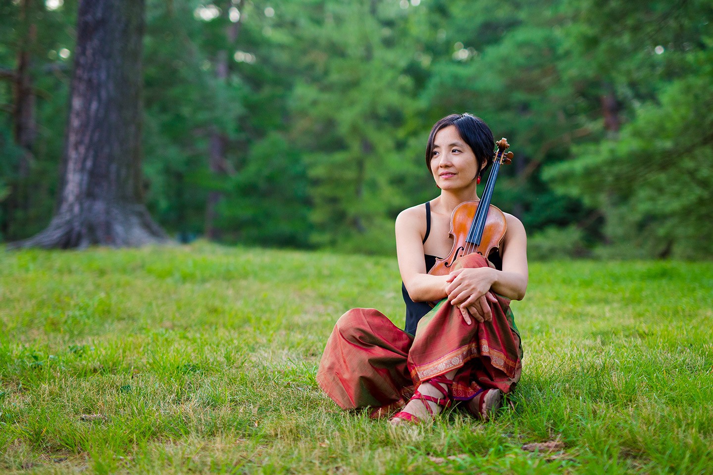 Shaw Pong Liu with her violin