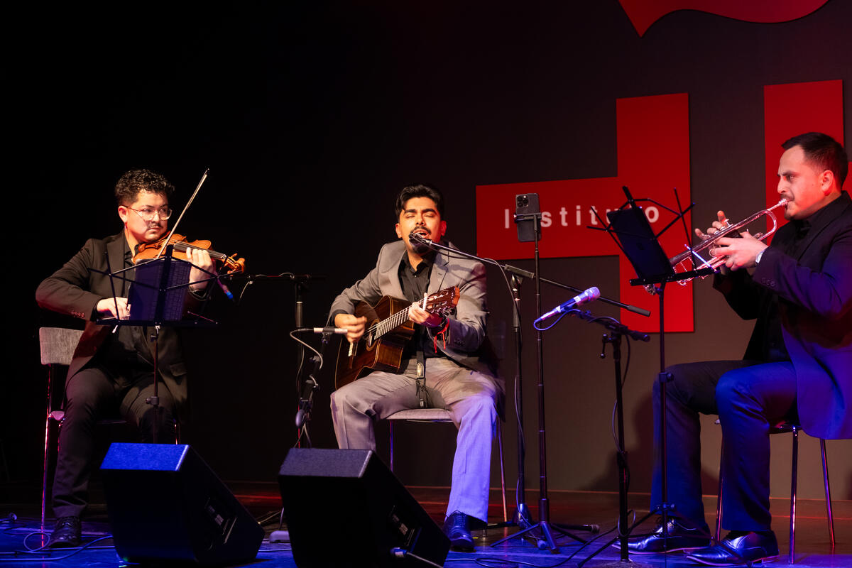 Mariachi Fusion Trio