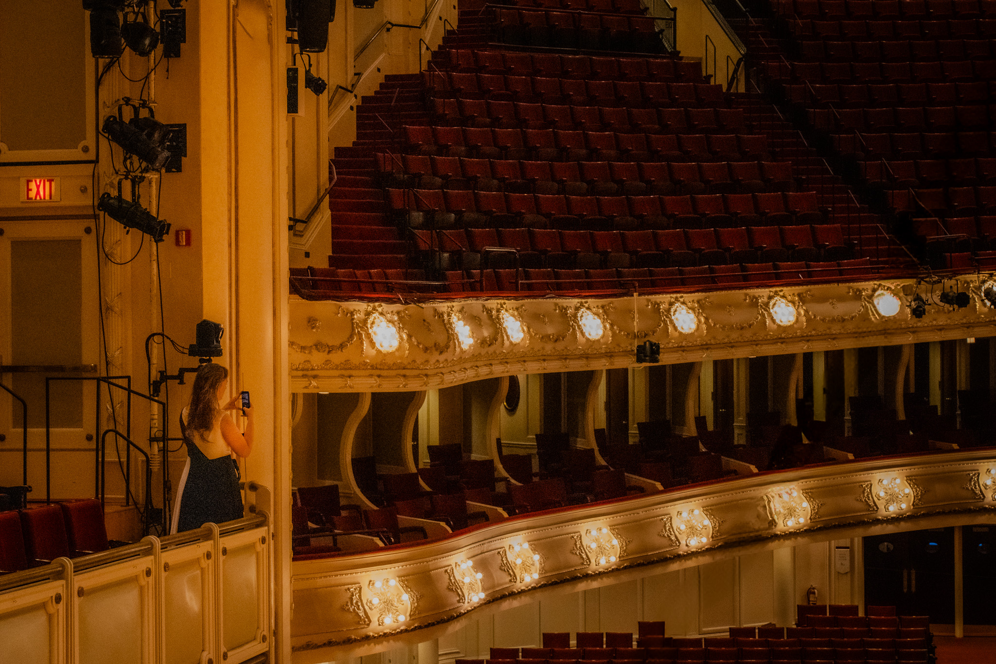 OC Luxe Backstage Tour: April 16, 2025