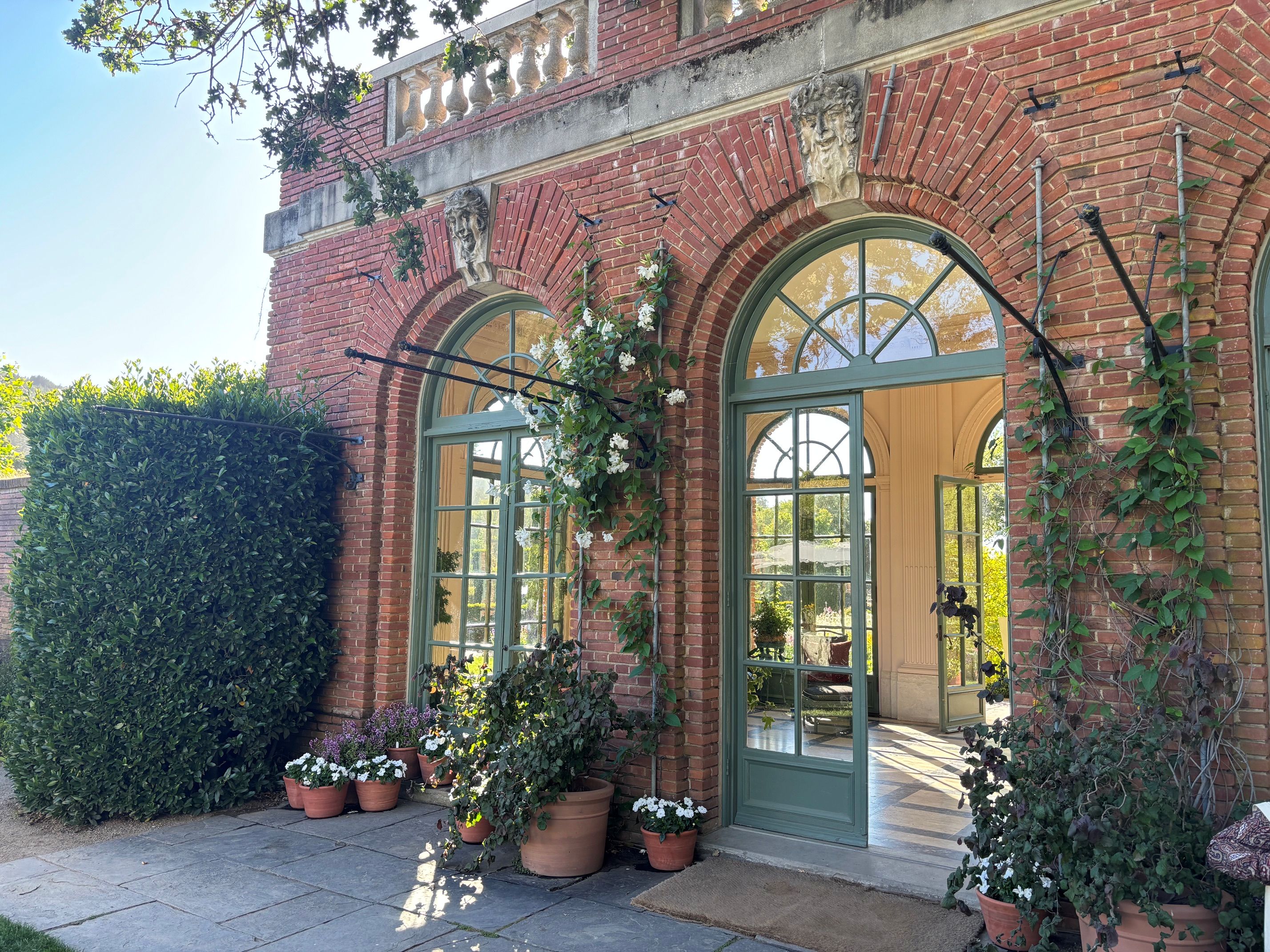 A photo taken during an APGA conference field trip to Filoli, a historic house and garden in the Bay Area.