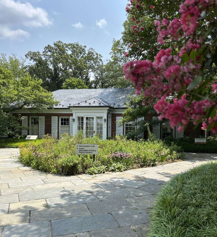 Meet new volunteers, reconnect with familiar faces, and enjoy a welcoming space to connect in the volunteer lounge at Butler’s House.