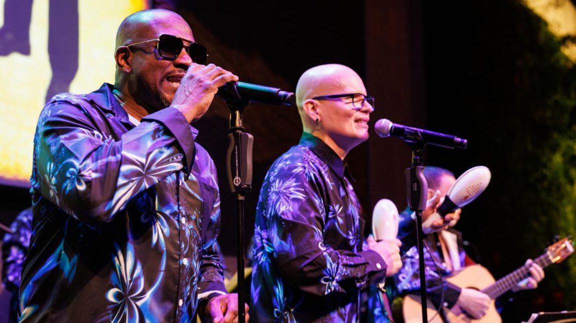 Conjunto Imagen performs at the Atrium. Photo by Sachyn Mital.