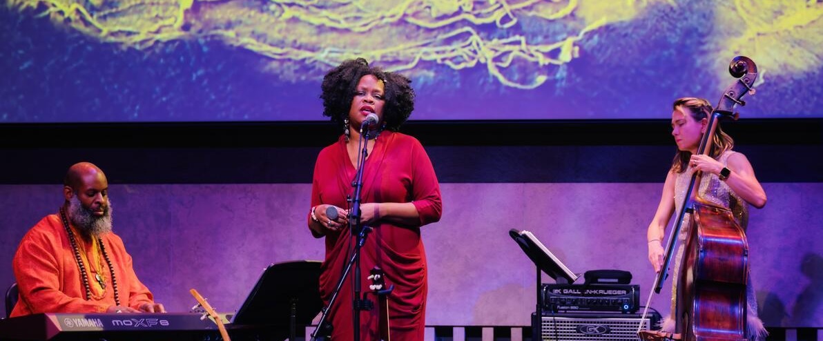 Queen Esther performs at the Atrium. Photo by Lawrence Sumulong.