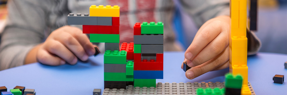 Building Montclair in LEGO ™