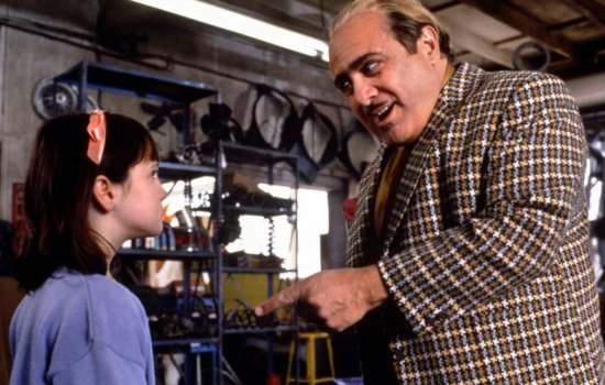 Danny Devito accosts a young Mara Wilson as Matilda