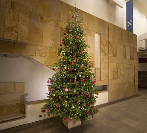 National Museums Scotland's 2022 Bernat Klein inspired Christmas tree. 