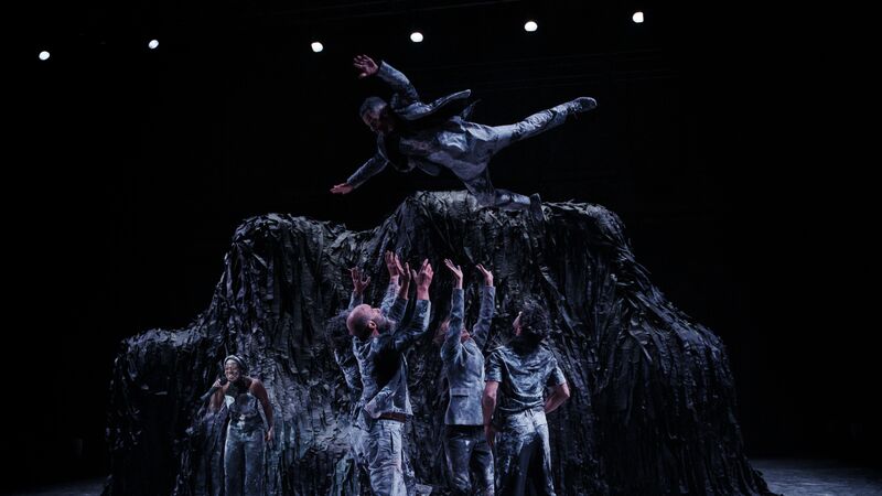 Scene from Baro d'evel: Who Are We – performers throwing another performer in air