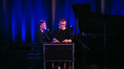 Pekka Kuusisto & Gabriel Kahane performing on stage together