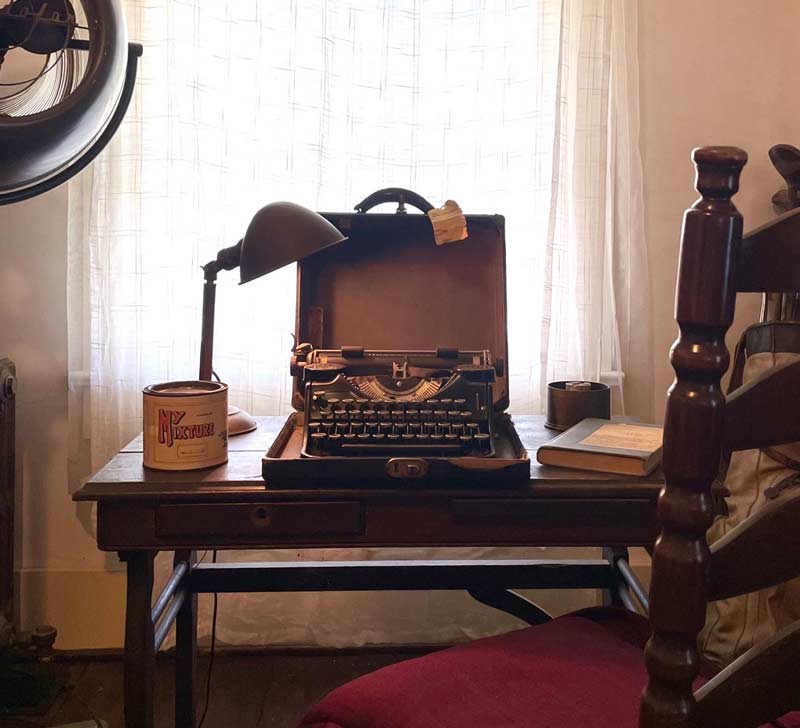 William Faulkner's writing desk and Underwood typewriter